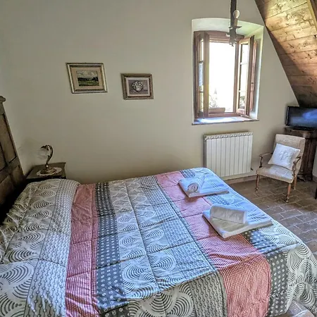 Agriturismo Santa Giusta Farm stay Poggio San Lorenzo